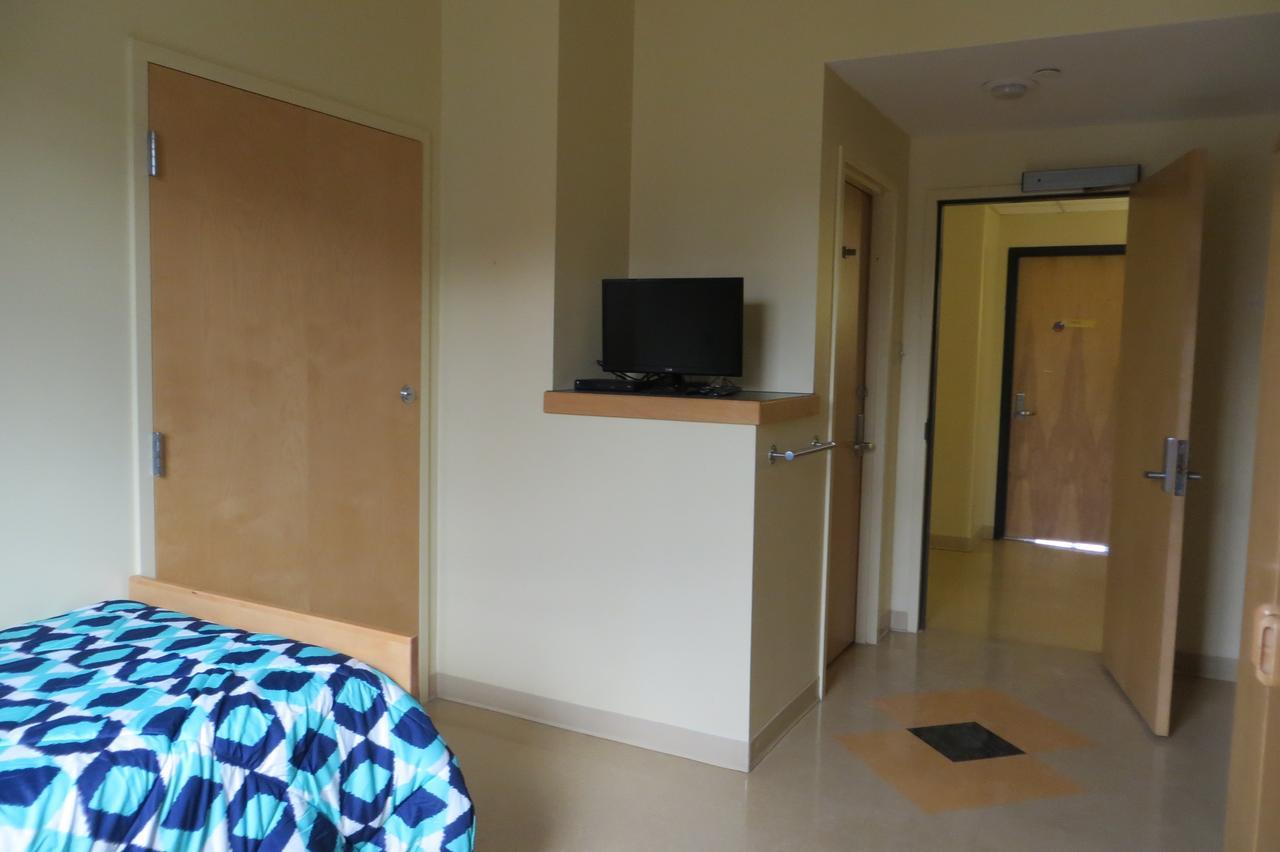 Mount Allison Summer Accommodations Саквил Екстериор снимка