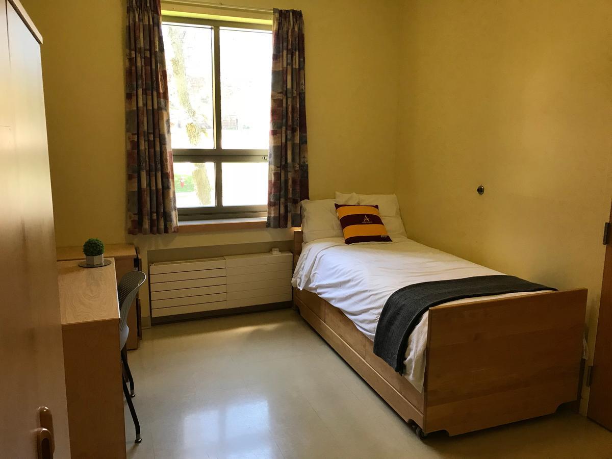 Mount Allison Summer Accommodations Саквил Екстериор снимка