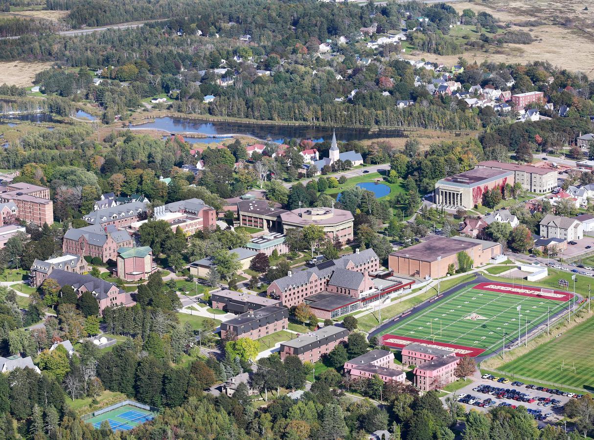 Mount Allison Summer Accommodations Саквил Екстериор снимка