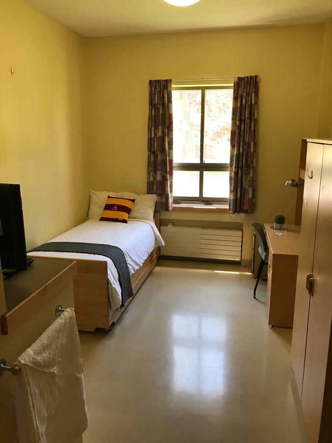Mount Allison Summer Accommodations Саквил Екстериор снимка