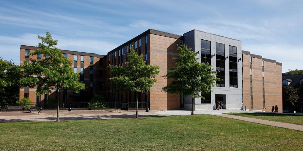 Mount Allison Summer Accommodations Саквил Екстериор снимка